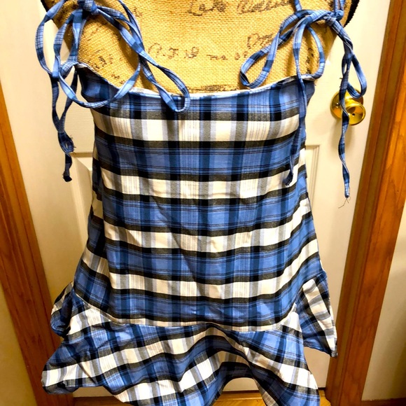 Fashion Nova NWT Sleeveless Top 👚 - Picture 3 of 4